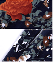 Load image into Gallery viewer, Floral Pencil Pants