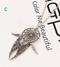 Load image into Gallery viewer, Feather Pendant Necklace