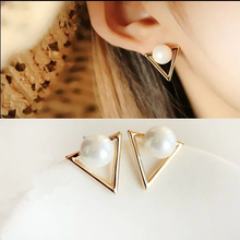 Load image into Gallery viewer, Triangle Pearl Earrings