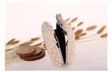 Load image into Gallery viewer, Evening Clutch With Pearls