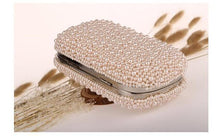 Load image into Gallery viewer, Evening Clutch With Pearls