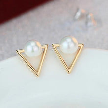 Load image into Gallery viewer, Triangle Pearl Earrings
