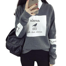 Load image into Gallery viewer, Bird Printed Sweatshirt