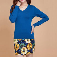 Load image into Gallery viewer, Solid Wool Sweater