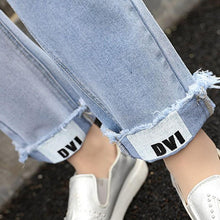 Load image into Gallery viewer, Beat Up Jeans