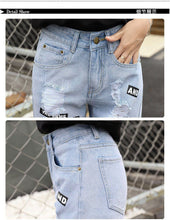 Load image into Gallery viewer, Beat Up Jeans