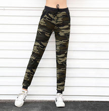 Load image into Gallery viewer, Camouflage Sweatpants