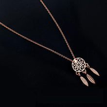 Load image into Gallery viewer, Feather Pendant Necklace