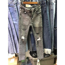 Load image into Gallery viewer, Shredded Jeans