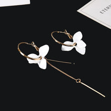 Load image into Gallery viewer, Flower Earrings