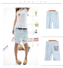 Load image into Gallery viewer, Shredded Dog Embroidery Denim Shorts