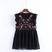 Load image into Gallery viewer, Floral Embroidery Seersucker Blouse