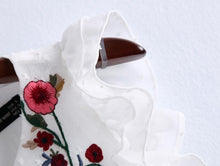Load image into Gallery viewer, Floral Embroidery Seersucker Blouse