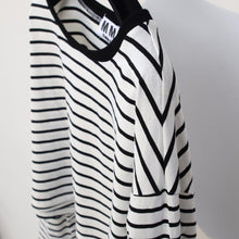 Load image into Gallery viewer, Striped Long Sleeve Crop Shirt