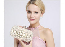 Load image into Gallery viewer, Evening Clutch With Pearls